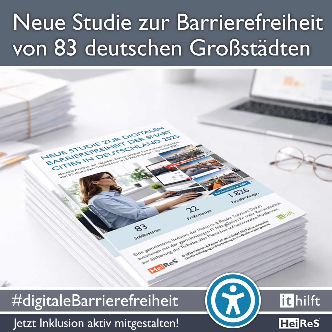 Studie zur digitalen Barrierefreiheit in deutschen Städten liegt in gedruckter Fassung auf einem Schreibtisch